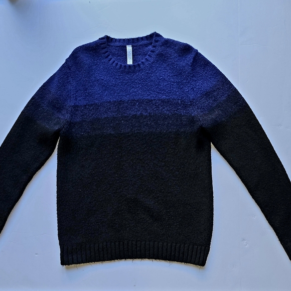 Men's Blue and Black SweaterBrand:Stylus Size: Medium (M) - Picture 4 of 4